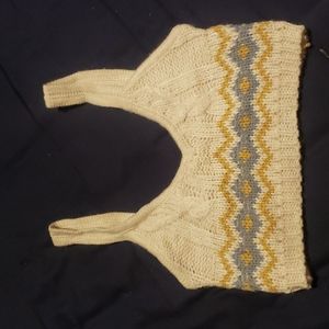Knitted crop-top / bralette